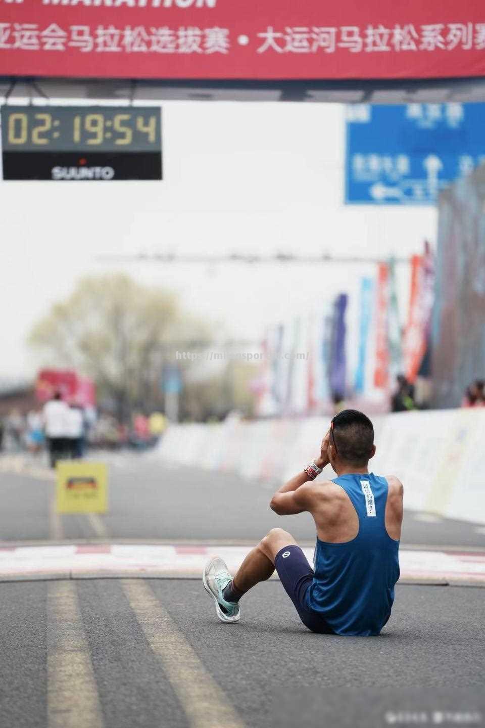 米兰体育-奥地利选手全力冲刺，争取突破