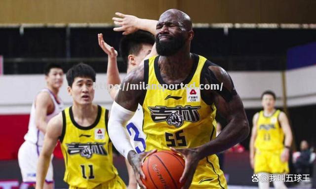 米兰体育-精彩纷呈的足球赛季引发球迷热议，欲知详情请戳